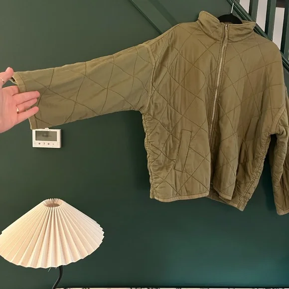 GAP Quilted Jacket - Picture 2 of 8